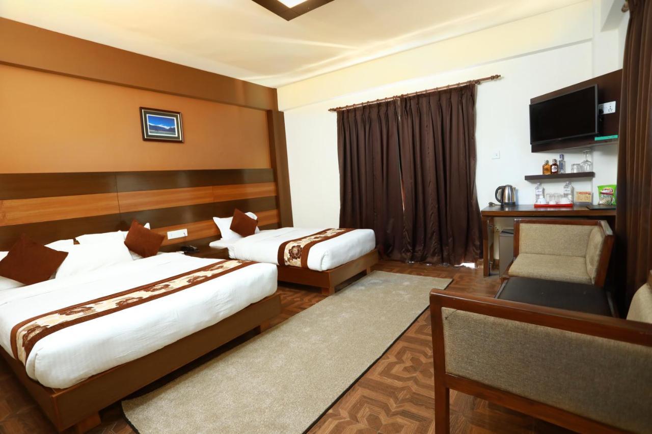 Kumari Star Inn Pokhara Ngoại thất bức ảnh
