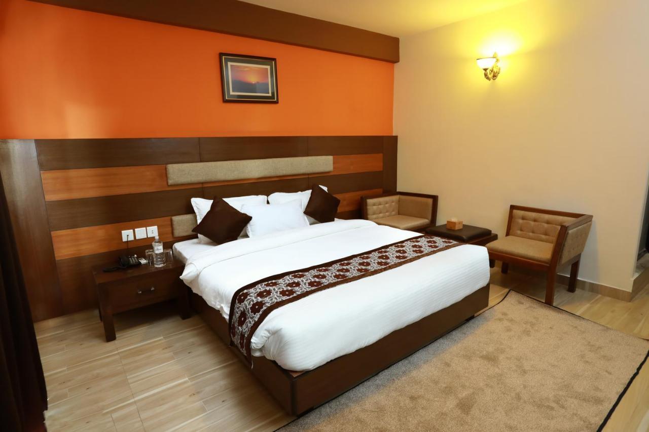 Kumari Star Inn Pokhara Ngoại thất bức ảnh