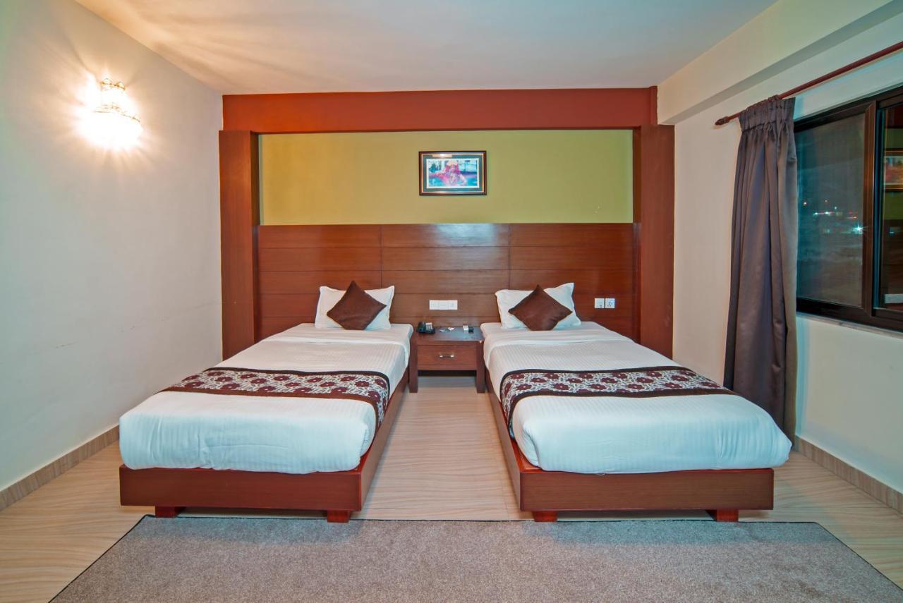 Kumari Star Inn Pokhara Ngoại thất bức ảnh
