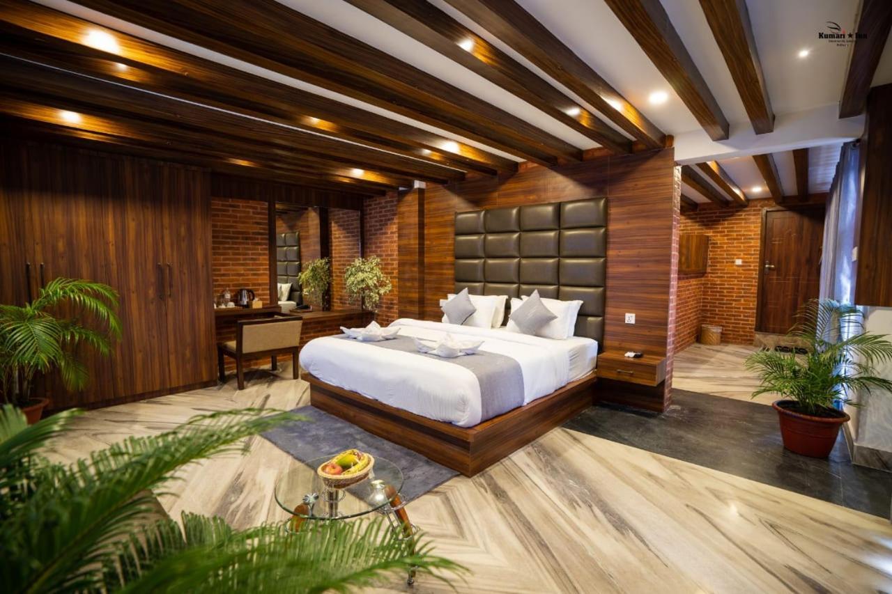 Kumari Star Inn Pokhara Ngoại thất bức ảnh