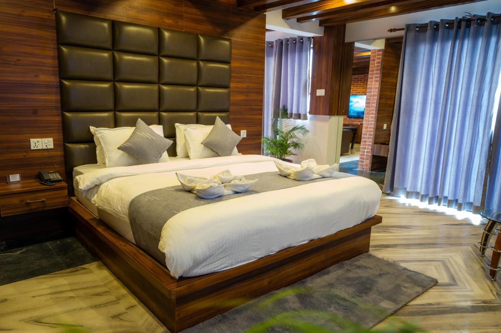 Kumari Star Inn Pokhara Ngoại thất bức ảnh