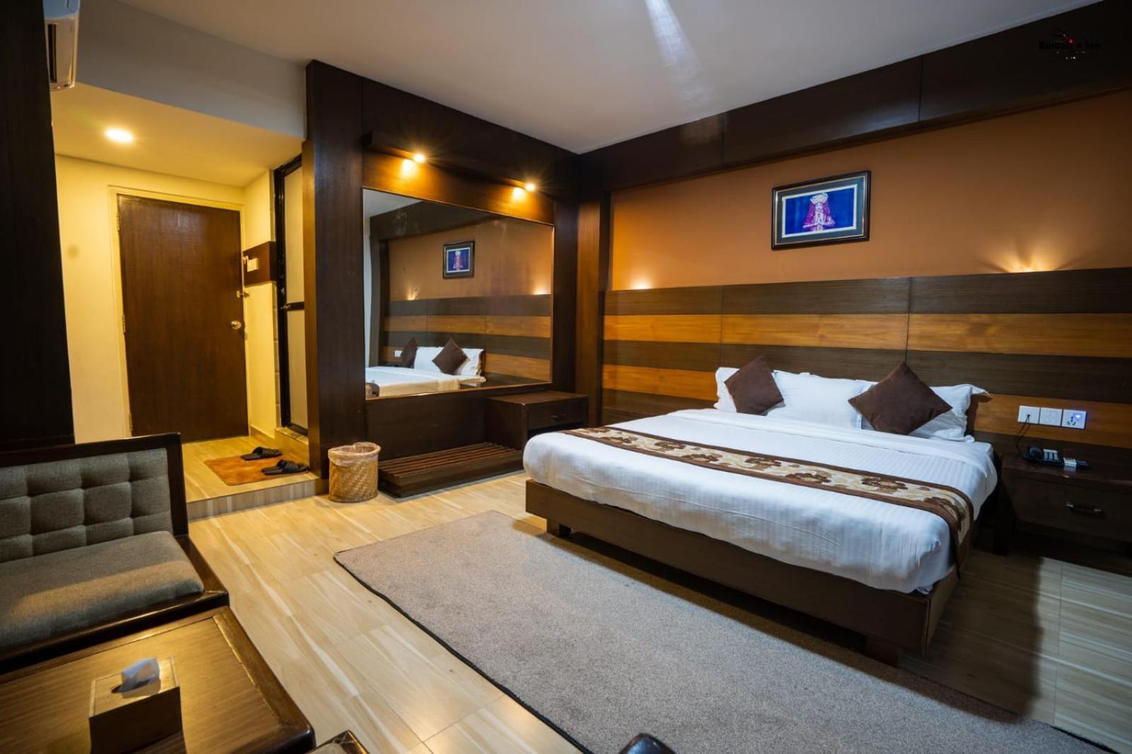 Kumari Star Inn Pokhara Ngoại thất bức ảnh